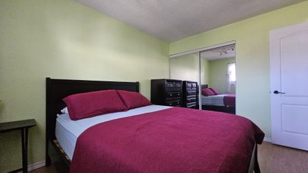 For Lease - 44 Loradeen Crescent Unit# Main, Toronto, Ontario - Photo 3