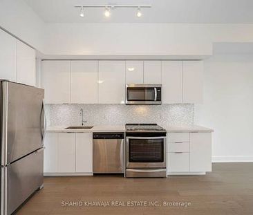 Parklawn/Lakeshore Gorgeous 1Bdrm Modern Great Location Open Concept - Photo 3