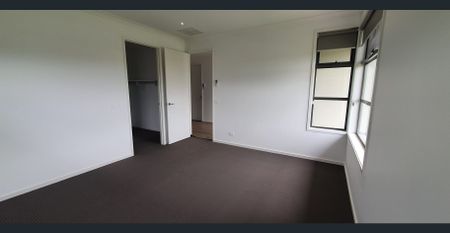 When First Impressions Count - Alamanda School Zone! - Photo 5