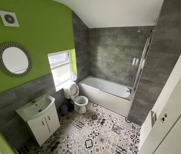 2 bedroom barn conversion to rent - Photo 2