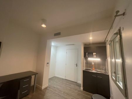 Location Appartement 1 pièce 15m² - Photo 2