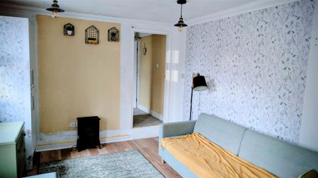 Priory Avenue, High Wycombe - Photo 3