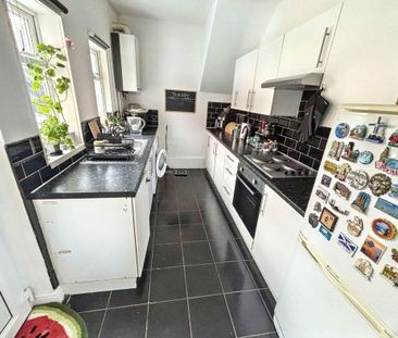 2 bed ground floor flat to rent in NE8 - Photo 2