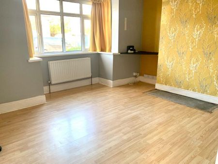 3 bedroom semi-detached house to rent - Photo 2