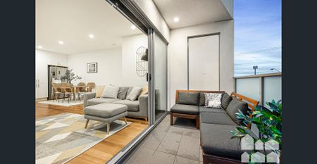 Charming Townhouse in the Heart of Yarraville Village - Photo 4