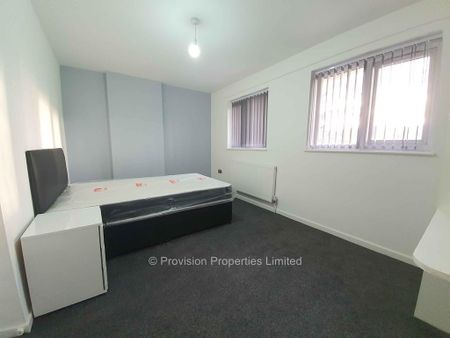 4 bedroom townhouse to rent - Photo 2