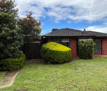 “THREE BEDROOM FAMILY HOME” - Photo 6