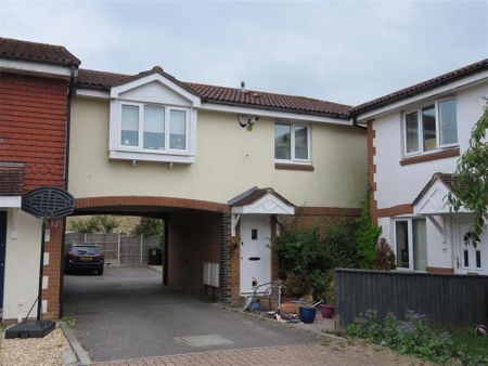 Property to rent - Photo 2