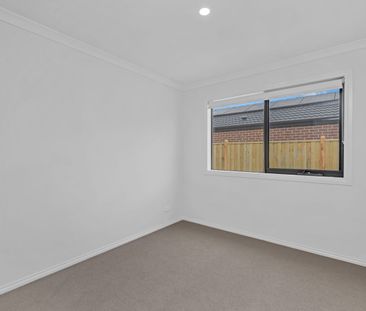 Brand New 4-Bedroom Home in The Rise Estate - 7 Star Energy Rating - Photo 4