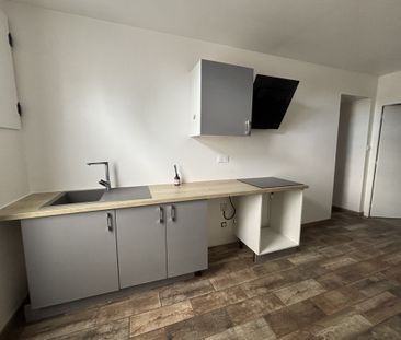 Location Appartement 3 pièces 50m² CHARLIEU 42190 - Photo 5