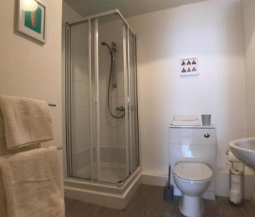 2 bedroom flat to rent - Photo 6