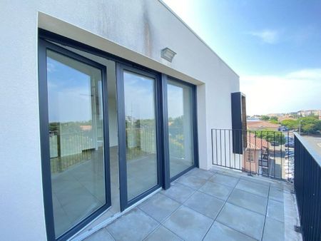 Location Appartement 2 pièces 42m² LA ROCHELLE 17000 - Photo 4