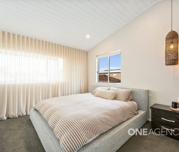 EASY-CARE TWO-BEDROOM LIVING IN A CONVENIENT WOLLONGONG POCKET - Photo 3