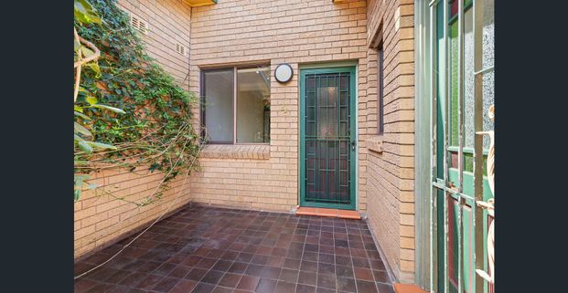 UNIQUE LOFT LIVING - Photo 1