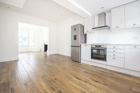 4 Bed Terraced House, St. Ann's Park Road, SW18 - Photo 5