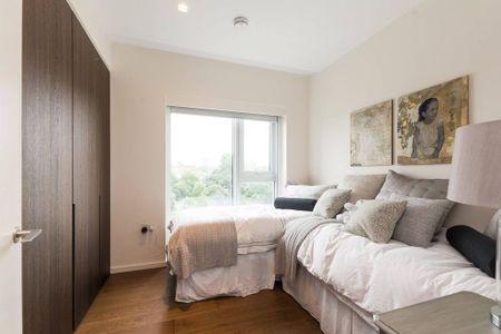 3 bedroom flat to rent - Photo 2