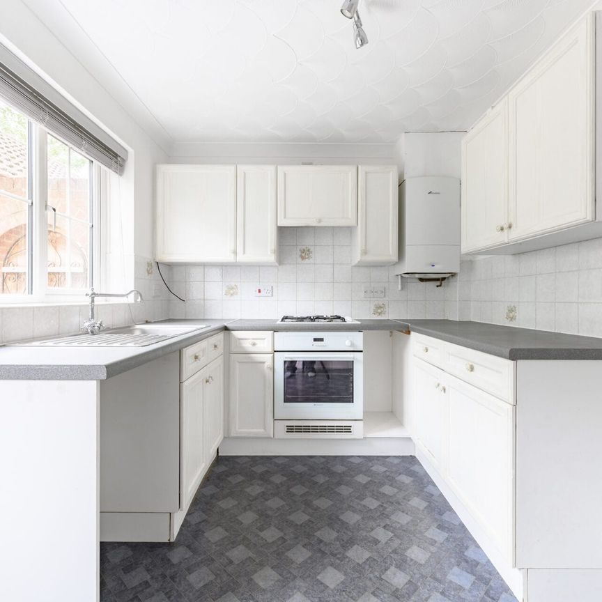 Vale Close, Horsford, NR10 - Photo 1
