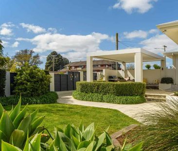 Executive Central Avenues Character - Photo 5