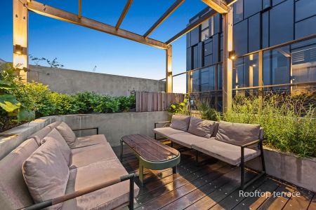 Stylish Apartment in the Heart of Richmond - Photo 2