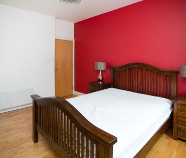 E.4.1 Whitehall Square Penthouse, Lisburn Road, Belfast BT12 5EG - Photo 1