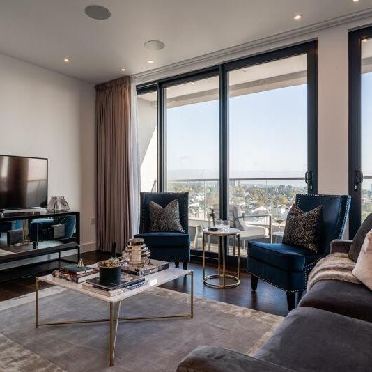 PENTHOUSE CENTRE HEIGHTS, Finchley Road, Hampstead, London NW3 - Photo 1