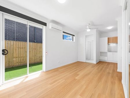 Studio Room - Bills included & Pet Friendly Unit 5 - Photo 3