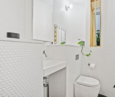 Fully Furnished Chic Art Deco Studio in the Heart of Potts Point - Photo 1