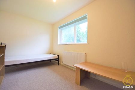 4 bedroom terraced house to rent - Photo 4