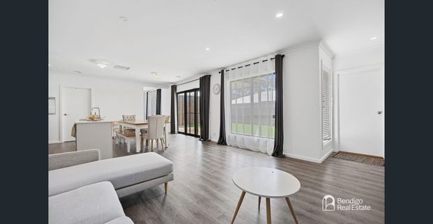 Modern Family Living in Huntly - Photo 1