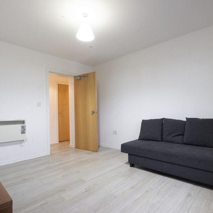3 bedroom flat to rent - Photo 1