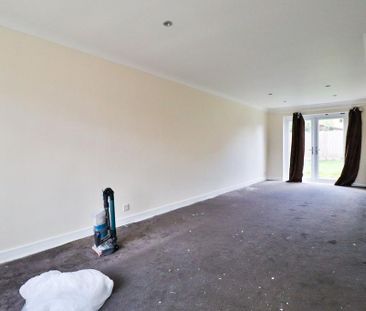 4 bedroom detached house to rent - Photo 2