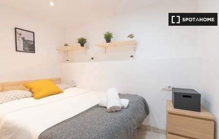 barcelona, Catalonia 08003 - Photo 3