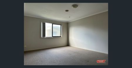 Double Storey 3 Bedroom Townhouse in Pakenham! - Photo 2