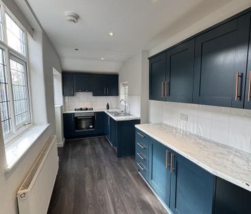 3 bedroom semi-detached house to rent - Photo 3