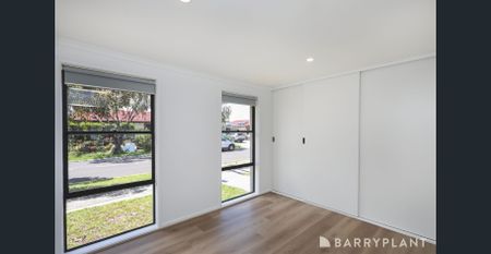 Beautifully Renovated Family home in the heart of Sunshine West - Photo 4