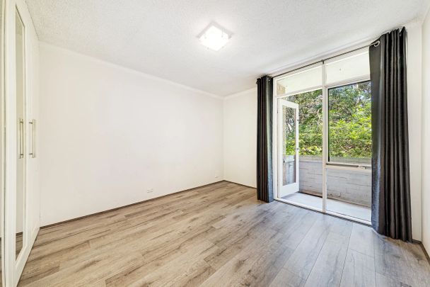 Stylishly Renovated Two-Bedroom Apartment in Heart of Lane Cove - Photo 1