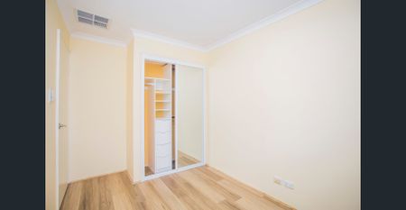 Renovated modern spacious three bedroom villa with solar panels. - Photo 4