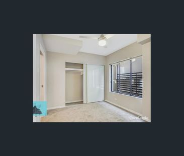 Stylish & Modern Apartment - Close to All Amenities! - Photo 3