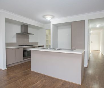 DOUBLE STORY, 4 BEDROOM- POTENTIAL FOR 5TH BEDROOM - Photo 4