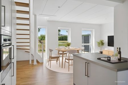 Moderne 4-værelses rækkehus til leje i Sabro – med egen have og carport - Photo 2
