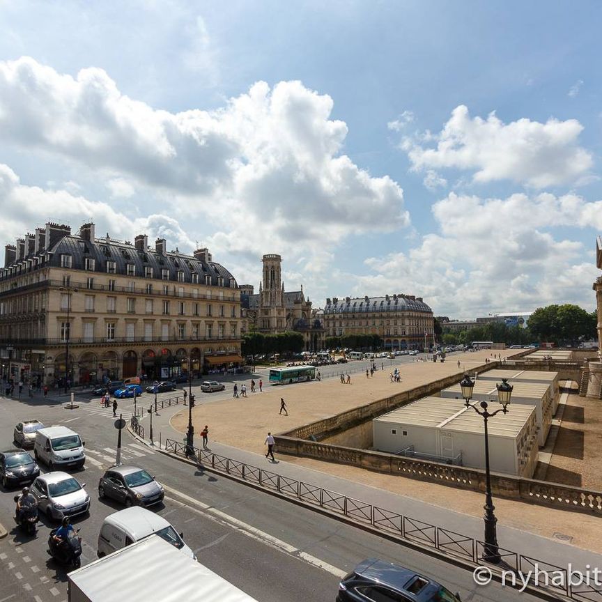 Logement à Paris, Location meublée - Photo 1