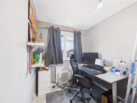 3 bedroom terraced house to rent - Photo 5