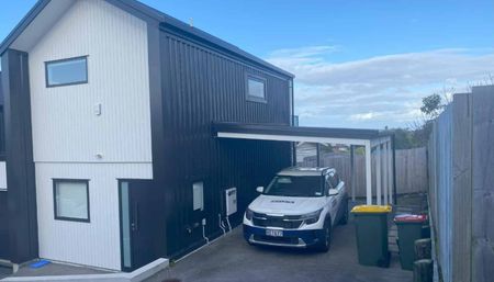 Modern Townhouse in a Handy Stanmore Bay Location - Photo 3