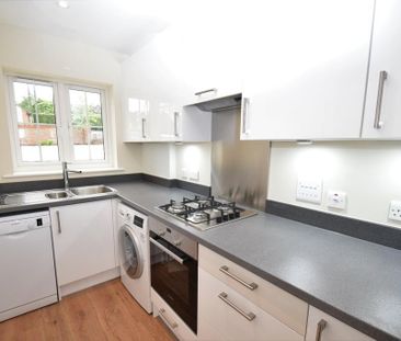 2 bedroom terraced house to rent - Photo 4