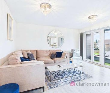 Hibbert Drive, Dunmow, CM6 - Photo 1