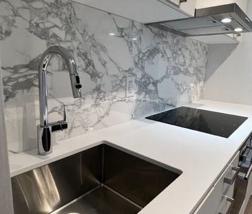For Lease - 10 Honeycrisp Crescent Unit# 915, Vaughan, Ontario - Photo 2