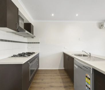 Well-Maintained 3 Bedroom Property - Photo 4