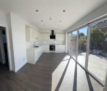 3 bedroom semi-detached house to rent - Photo 5