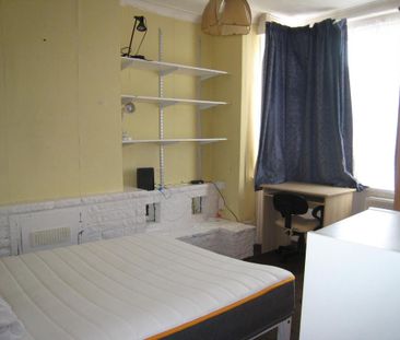 3 bedroom terraced house to rent - Photo 6