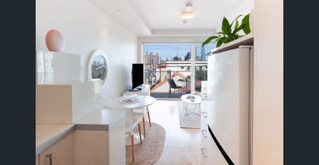 Contemporary 1 bedroom apartment with balcony overlooking Harbour Bridge, plus parking - $1,050/week furnished including bills - Photo 2